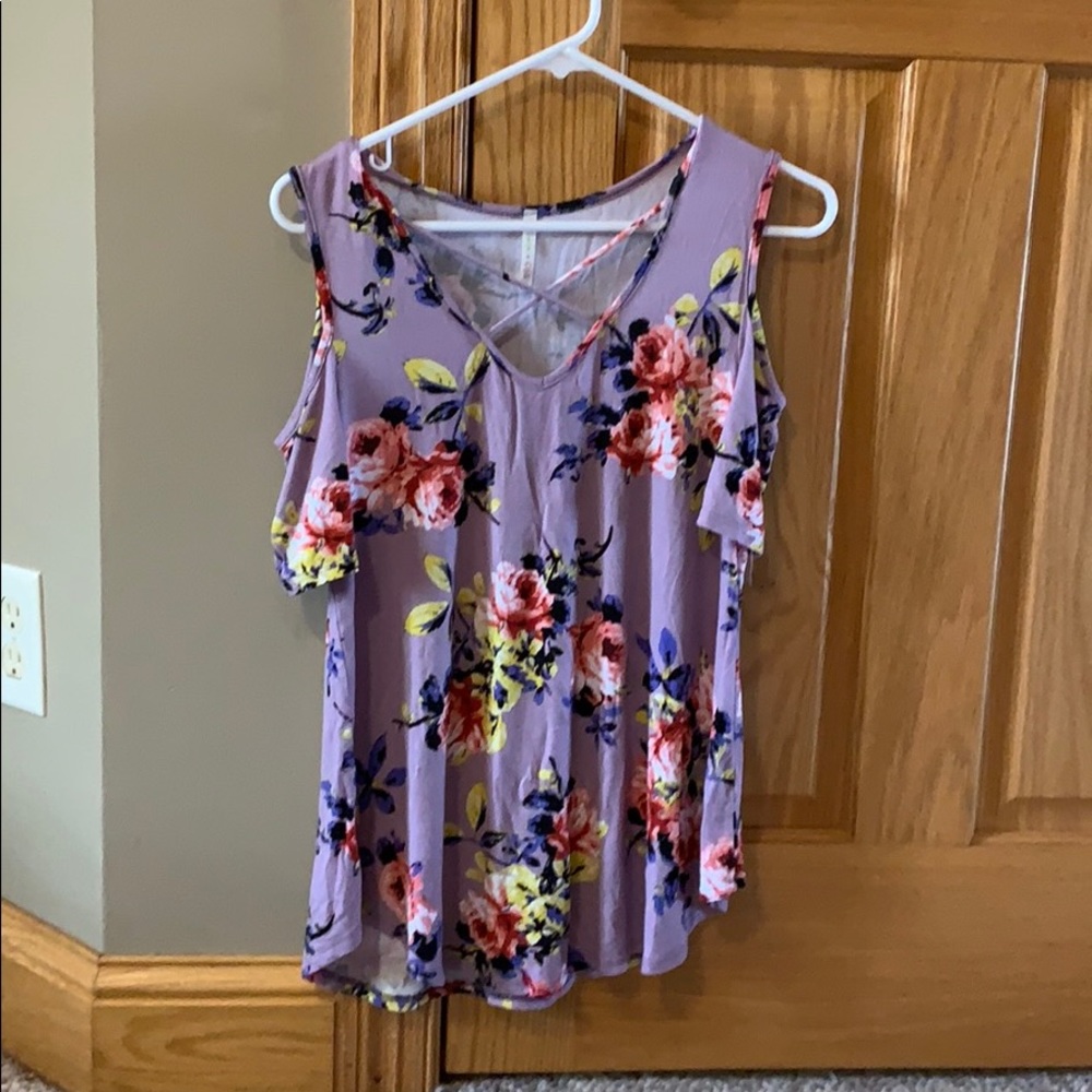 Cold shoulder floral tee